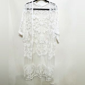 She & Sky white duster, kimono, lingerie topper, or swimsuit coverup. M/L